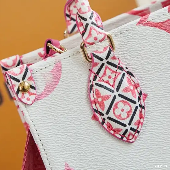 ONTHEGO PM LOUIS VUITTON 0630